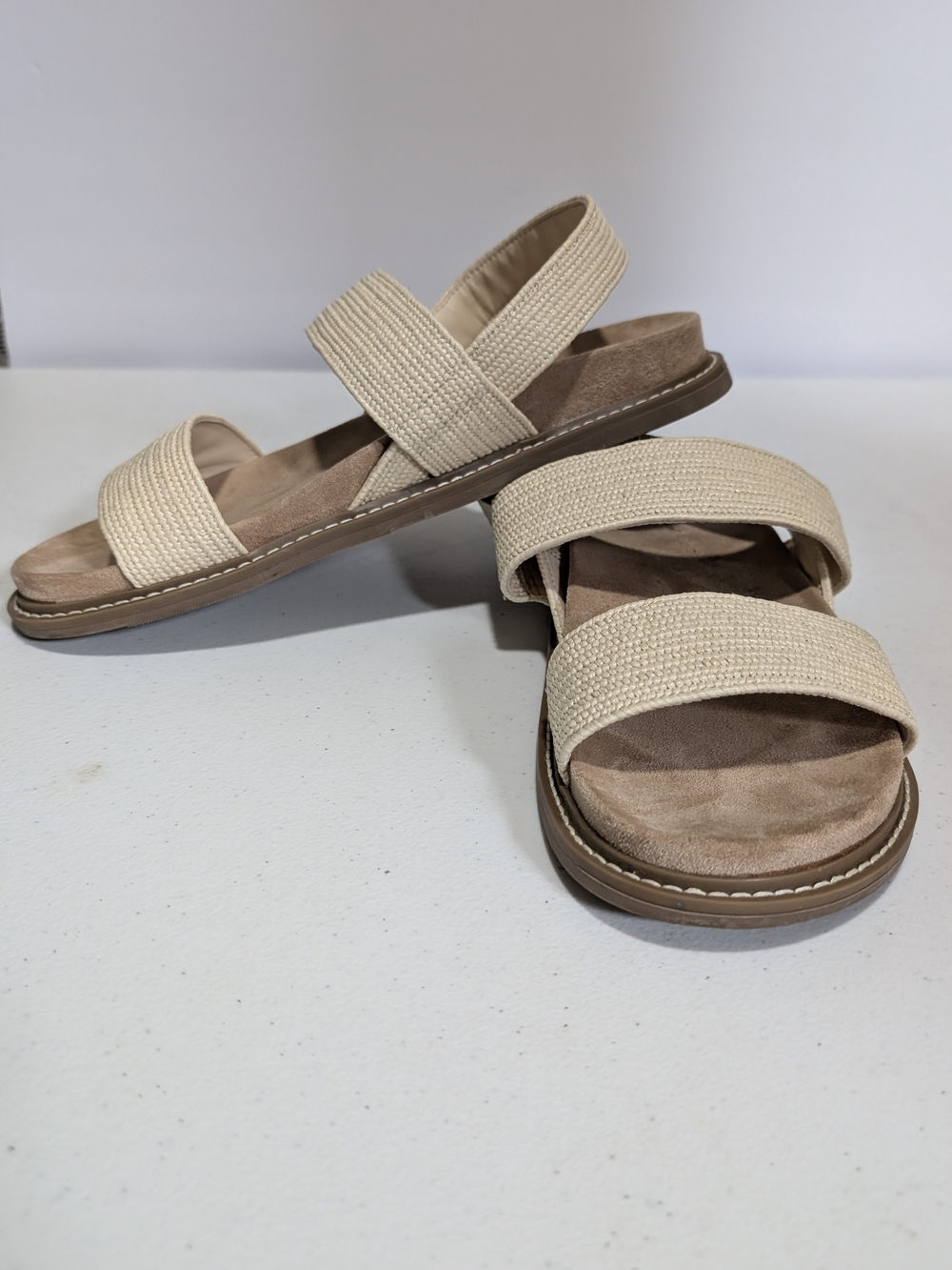 Universal Thread Women’s 11 Beige Woven Strap Sandals with Memory Foam Insole